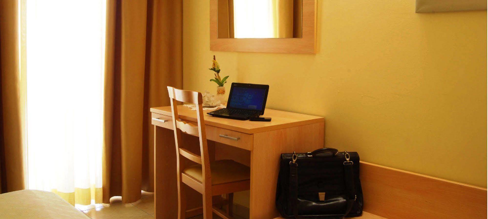 Hotel Caggiari Senigallia Luaran gambar