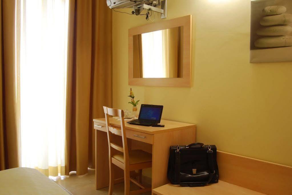 Hotel Caggiari Senigallia Luaran gambar